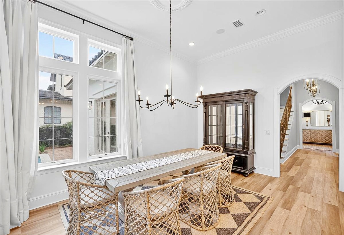 Dining room at 3161 Club Drive