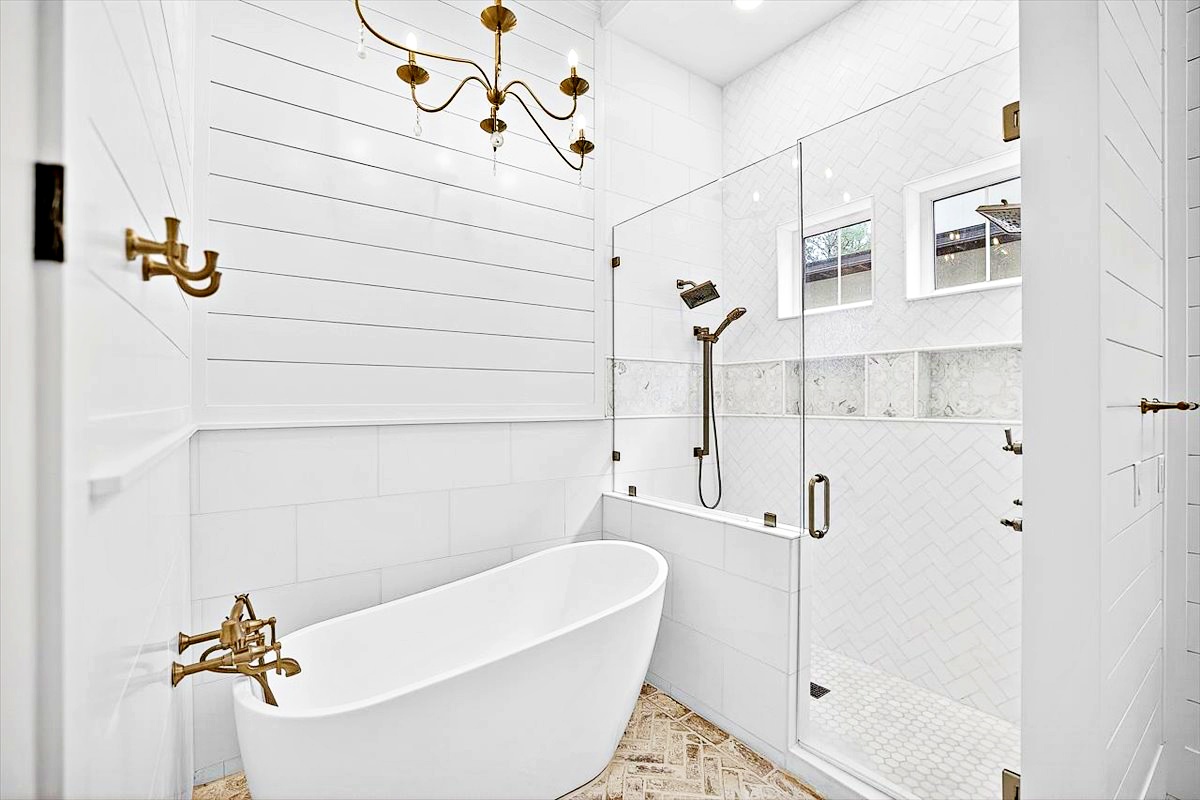 Primary bathroom at 3161 Club Drive